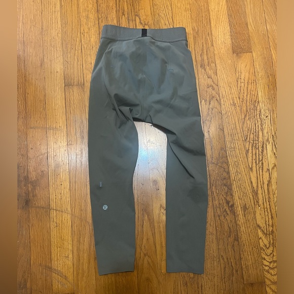 EUC Lululemon Men’s License To Train Tight - Picture 2 of 5